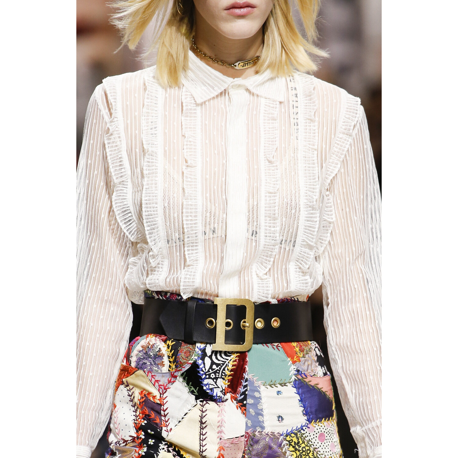 Фото Details Christian Dior , Details Dior Fall 2018 Ready-to-Wear , Детали показа Кристиан Диор , Детали показа Диор осень зима 2018 , Fashion show , неделя моды в Париже , PFW , Мария Грация Кьюри , Mainstyles